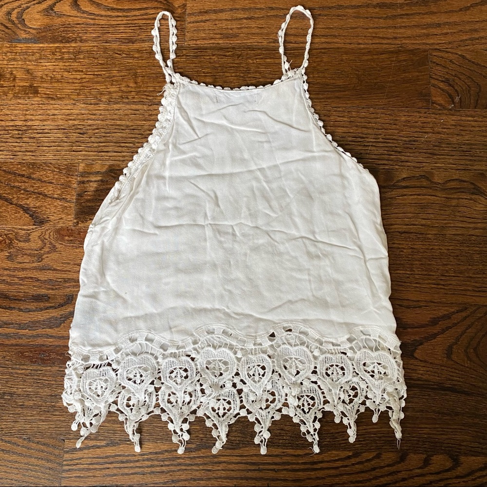 Kendall & Kylie White Tank - Picture 2 of 4